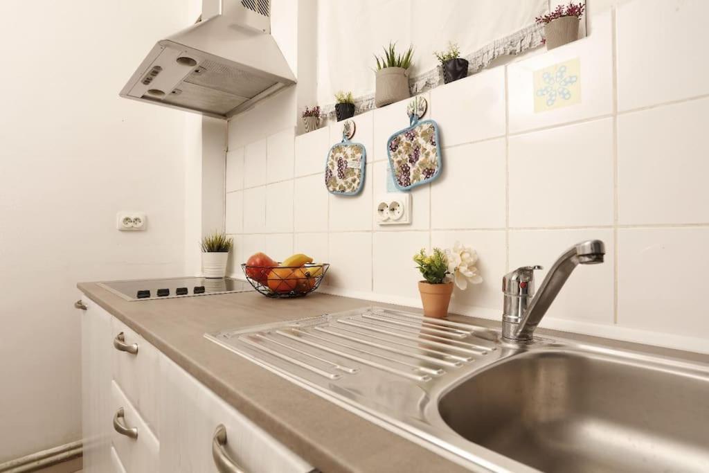 1 Bdrm In Center Appartamento *